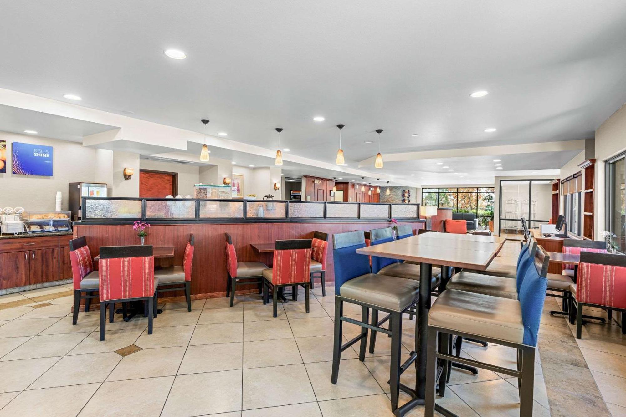 Comfort Suites Vacaville-Napa Valley Area Exteriér fotografie