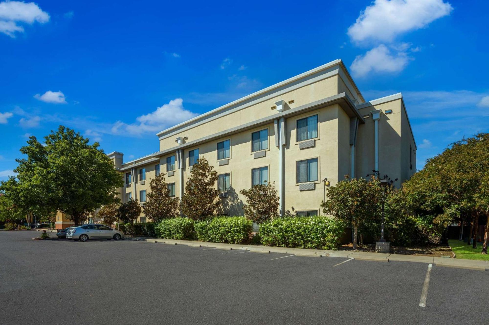 Comfort Suites Vacaville-Napa Valley Area Exteriér fotografie
